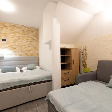 Sara Apartmán *